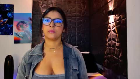 Snapshot of graceymilf999 chatting on November 2025 11:43:01 AM Gracey Milf online show from November 2025 11:43:01 AM
