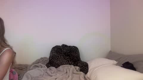 Snapshot of graceyrose chatting on September 2025 03:50:01 PM graceyrose online show from September 2025 03:50:01 PM