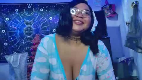 Snapshot of graciafawnn_1 chatting on November 2025 10:09:01 PM SweetGalaxia online show from November 2025 10:09:01 PM