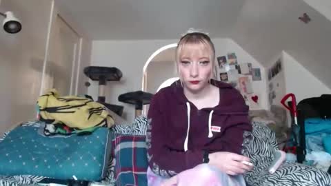 Snapshot of gracielynne1989 chatting on April 2026 09:27:01 PM gracielynne1989 online show from April 2026 09:27:01 PM