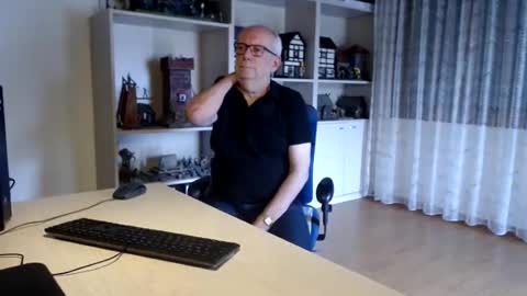 Snapshot of grandpach chatting on February 2026 12:56:01 PM grandpach online show from February 2026 12:56:01 PM