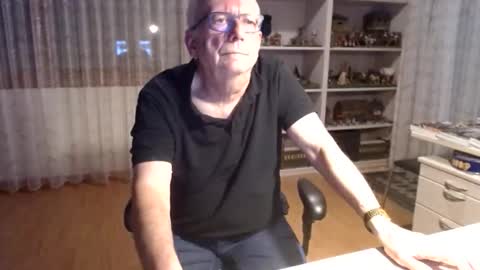 Snapshot of grandpach chatting on February 2026 01:33:02 PM grandpach online show from February 2026 01:33:02 PM