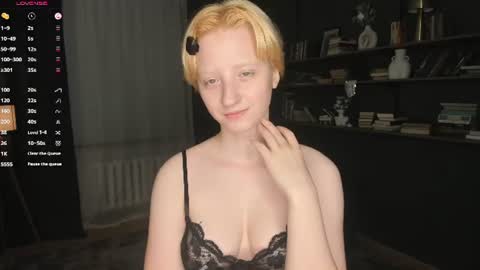 Scarlet online show from July 2026 08:05:01 PM