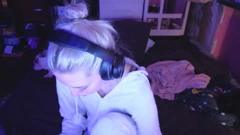 graylovescookies online show from December 2024 07:27:02 PM