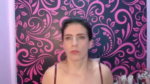 Isabella online show from May 2026 06:09:01 PM