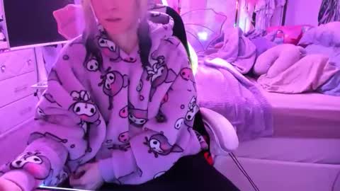 GreenEyedLovexo online show from December 2025 04:00:01 PM