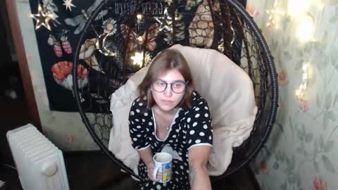 Lina online show from October 2025 08:59:01 AM