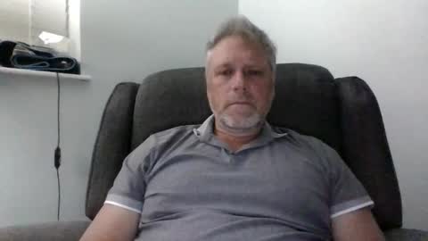 mmm hmmm online show from November 2025 01:48:02 AM