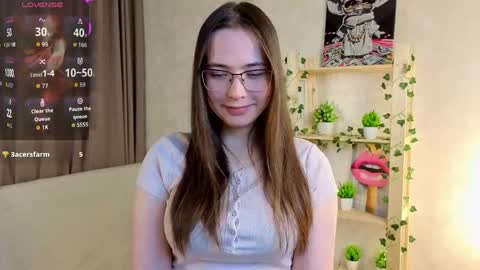 Snapshot of gretalinelle chatting on May 2026 05:28:01 PM Cutie Ellie online show from May 2026 05:28:01 PM
