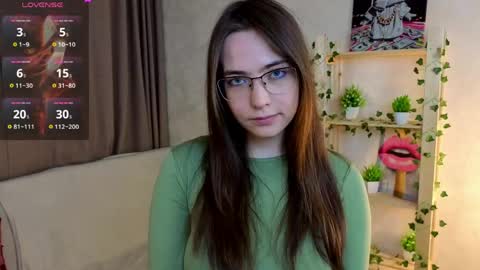 Snapshot of gretalinelle chatting on May 2026 06:53:01 PM Cutie Ellie online show from May 2026 06:53:01 PM