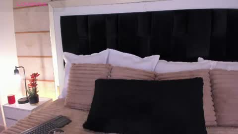 Greta Velvet  online show from June 2026 07:40:01 PM