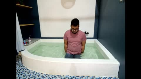 Snapshot of greybondage93 chatting on December 2024 08:16:02 PM Grey Hardy Slave online show from December 2024 08:16:02 PM