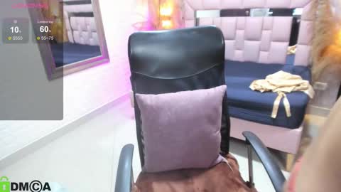    online show from December 2025 07:55:01 PM