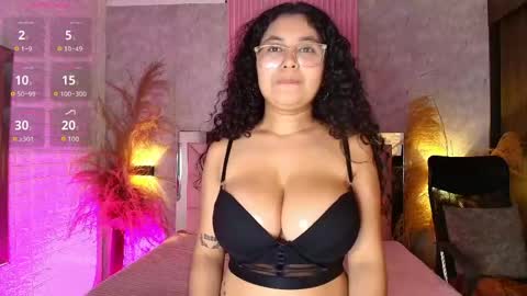 Snapshot of griselle_rousse chatting on May 2026 08:14:01 PM online show from May 2026 08:14:01 PM