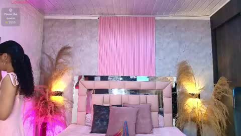 Snapshot of griselle_rousse chatting on May 2026 11:03:02 AM online show from May 2026 11:03:02 AM