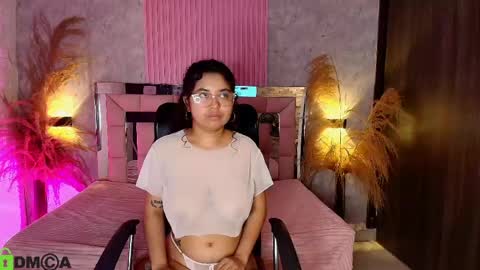 Snapshot of griselle_rousse chatting on May 2026 11:07:01 AM online show from May 2026 11:07:01 AM