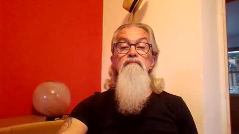 Snapshot of grybear60 chatting on October 2025 06:58:02 AM Grybear online show from October 2025 06:58:02 AM