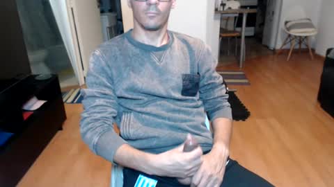 guachin_new online show from June 2026 05:57:01 AM