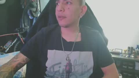 Snapshot of guayaco_ chatting on February 2025 12:32:01 PM Guayaco online show from February 2025 12:32:01 PM