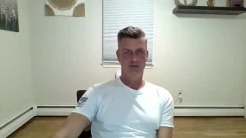 gudguy2025 online show from October 2025 01:11:01 AM