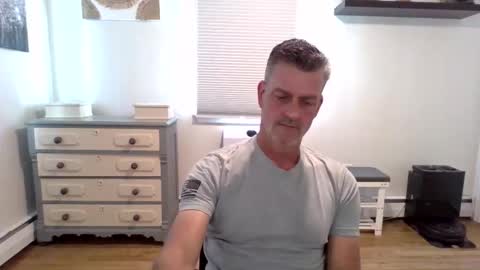 gudguy2025 online show from May 2026 01:52:02 PM
