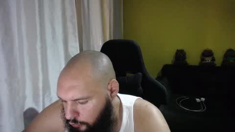 Snapshot of guessswho24 chatting on January 2025 02:04:02 AM Ayan online show from January 2025 02:04:02 AM