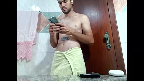 Snapshot of guguzinhox chatting on November 2025 07:45:02 PM guguzinhox online show from November 2025 07:45:02 PM