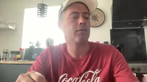 Snapshot of guil0 chatting on September 2025 06:51:01 PM guil0 online show from September 2025 06:51:01 PM