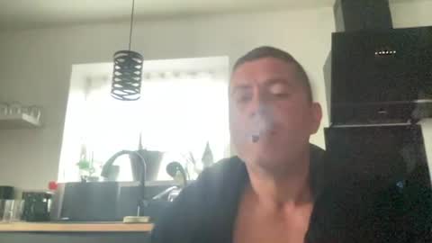 Snapshot of guil0 chatting on September 2025 09:53:02 AM guil0 online show from September 2025 09:53:02 AM