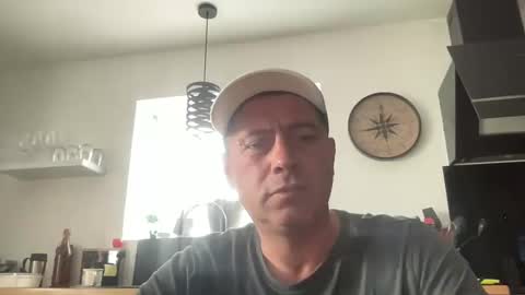 Snapshot of guil0 chatting on September 2025 10:59:01 AM guil0 online show from September 2025 10:59:01 AM