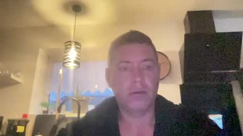 Snapshot of guil0 chatting on September 2025 09:11:01 AM guil0 online show from September 2025 09:11:01 AM