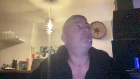 Snapshot of guil0 chatting on October 2025 07:50:02 AM guil0 online show from October 2025 07:50:02 AM