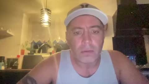 Snapshot of guil0 chatting on October 2025 09:34:02 AM guil0 online show from October 2025 09:34:02 AM