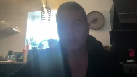 Snapshot of guil0 chatting on October 2025 10:38:02 AM guil0 online show from October 2025 10:38:02 AM