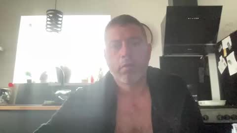 Snapshot of guil0 chatting on November 2025 11:45:01 AM guil0 online show from November 2025 11:45:01 AM