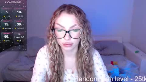 Snapshot of guilty_pleasureee chatting on December 2025 09:01:01 PM Marta online show from December 2025 09:01:01 PM