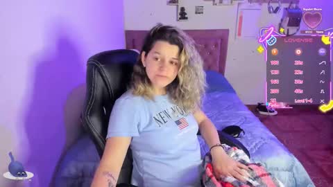 Hello Im Julieta Im 25 years old welcome to my room have fun and be happy. online show from October 2025 03:18:01 AM