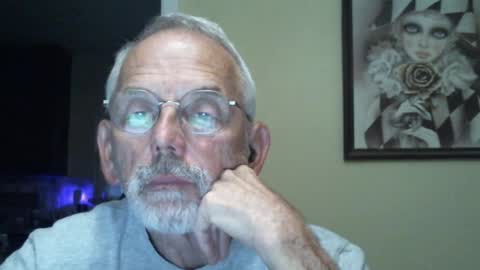 Snapshot of gulfcoast1952 chatting on December 2024 01:09:02 PM Roy online show from December 2024 01:09:02 PM