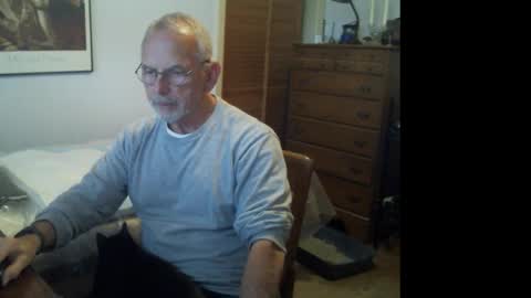 Snapshot of gulfcoast1952 chatting on December 2025 02:23:02 PM Roy online show from December 2025 02:23:02 PM