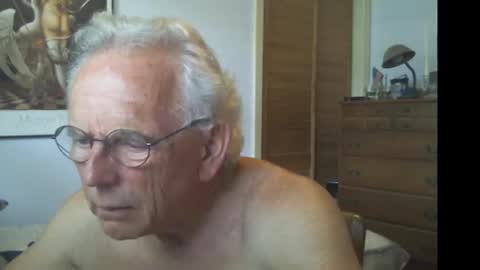 Snapshot of gulfcoast1952 chatting on June 2026 05:57:02 PM Roy online show from June 2026 05:57:02 PM