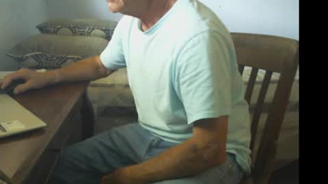 Snapshot of gulfcoast1952 chatting on June 2026 05:47:02 PM Roy online show from June 2026 05:47:02 PM