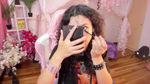 Snapshot of gummo_ chatting on December 2025 08:59:01 PM gummo_ online show from December 2025 08:59:01 PM