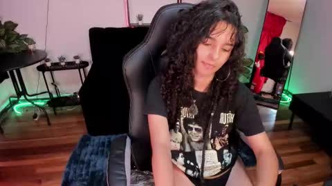 Snapshot of gummo_ chatting on February 2026 09:32:02 PM gummo_ online show from February 2026 09:32:02 PM