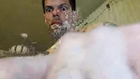 gunnarssonbenni33 online show from February 2026 12:42:02 AM