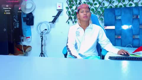 Snapshot of gurxxxt chatting on January 2025 04:42:01 PM Hakim online show from January 2025 04:42:01 PM