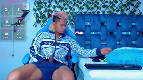 Snapshot of gurxxxt chatting on February 2025 02:24:01 PM Hakim online show from February 2025 02:24:01 PM