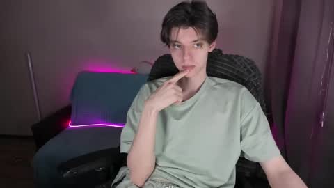 guy_liam1 online show from March 2025 03:07:02 PM