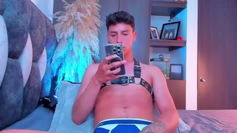 Snapshot of guy_twinks chatting on December 2024 08:22:01 PM Gabriel online show from December 2024 08:22:01 PM