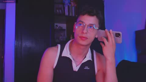 Snapshot of guy_twinks chatting on December 2025 05:03:02 AM Gabriel online show from December 2025 05:03:02 AM