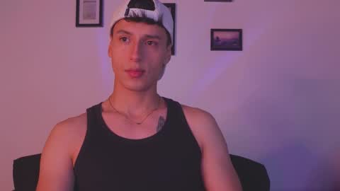 Snapshot of guy_twinks chatting on January 2026 06:18:02 AM Gabriel online show from January 2026 06:18:02 AM